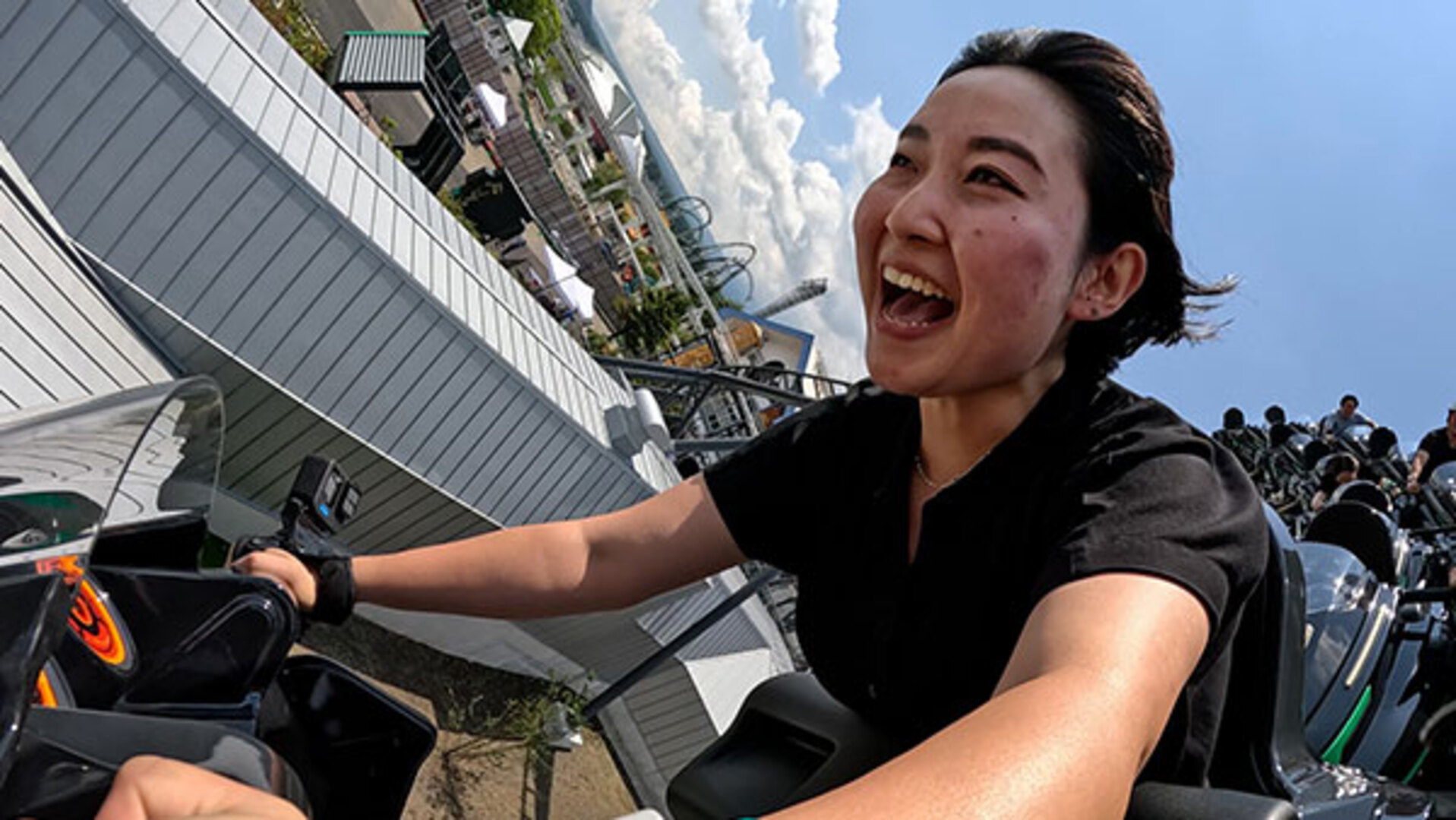 富士急ハイランドの新型コースター「ZOKKON」を体験！ バイク乗りも大満足の疾走感を味わえる!?2ページ目公式 モノマックス MonoMax 付録、カバン、時計、家電、カップ麺などの情報を詳しく解説