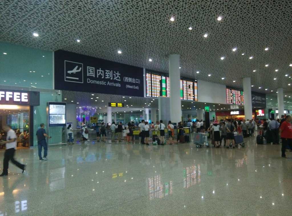 深セン宝安国際空港 スターバックスやバーガーキングもあって施設も充実: ビギナーのための深センを８倍楽しむブログ