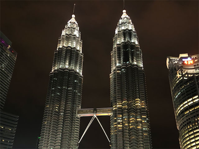 2025 ペトロナスツインタワースカイブリッジ＆スリアKLCCディスカバリーツアー、提供元：Tour East Day Toursクアラルンプール, マレーシア - Tripadvisor