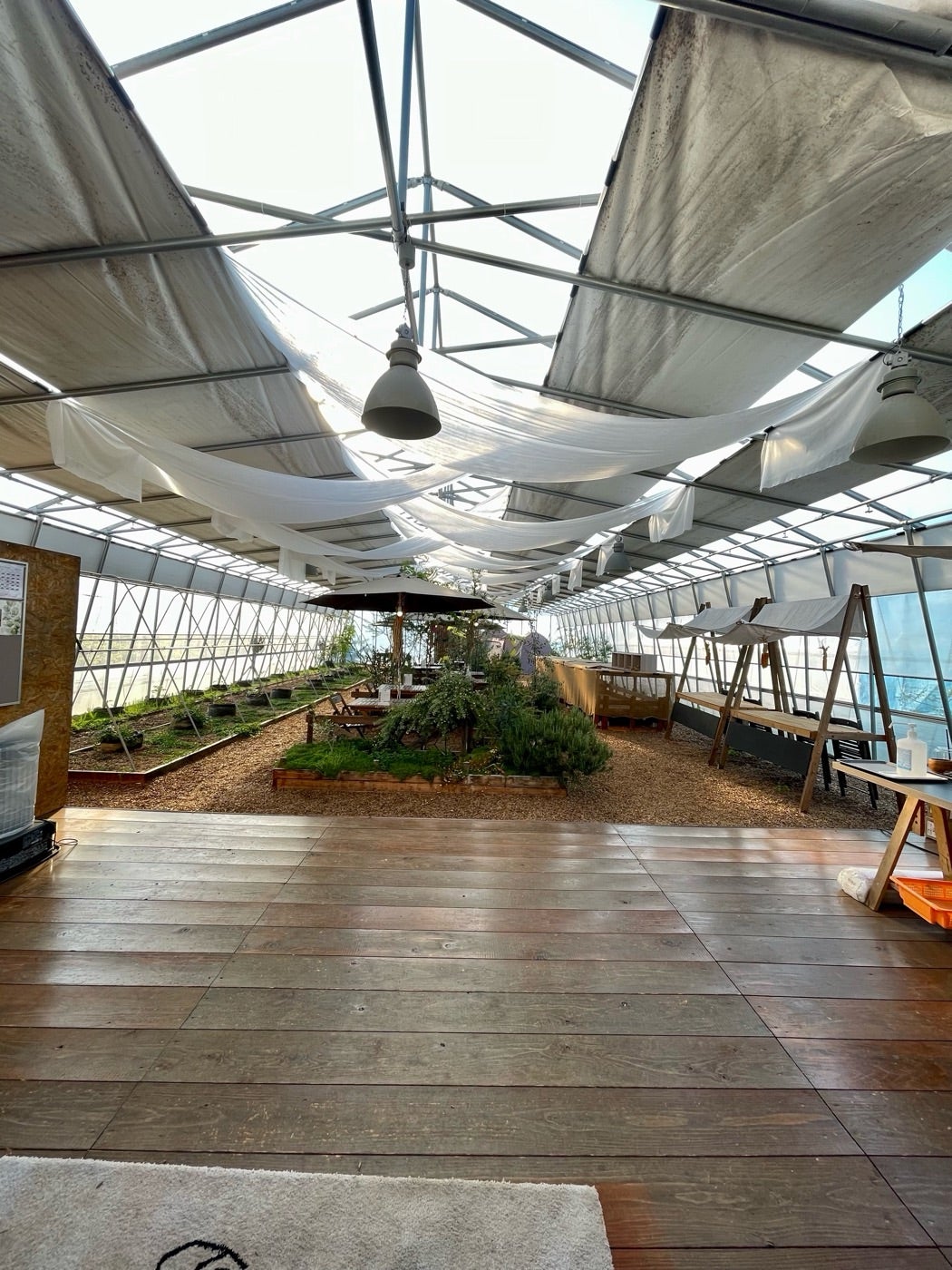 ビニールハウスカフェPleng Chan Norodom ノマドワーカーのカフェ巡り コンパスマガジン@アート・デザインで世界を変える